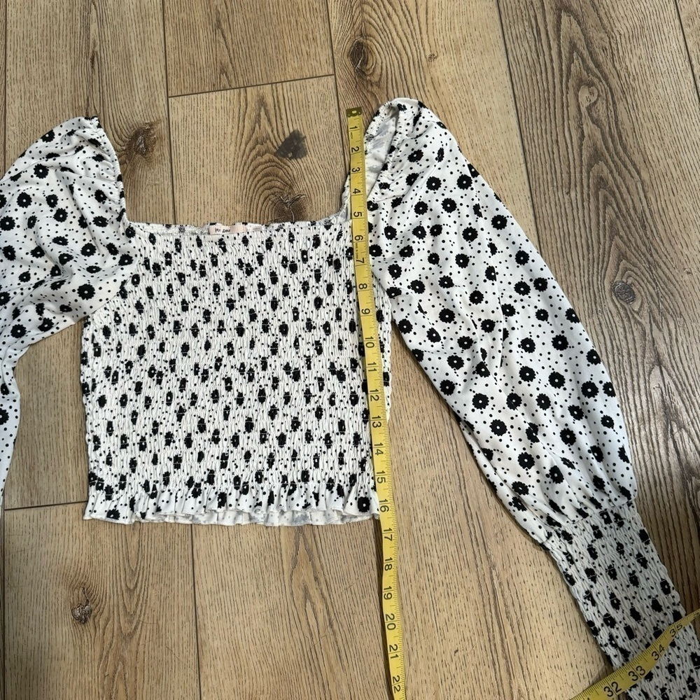 Mi Ami white polka dot flowered stretchy crop top with long sleeves, M. - Picture 8 of 9
